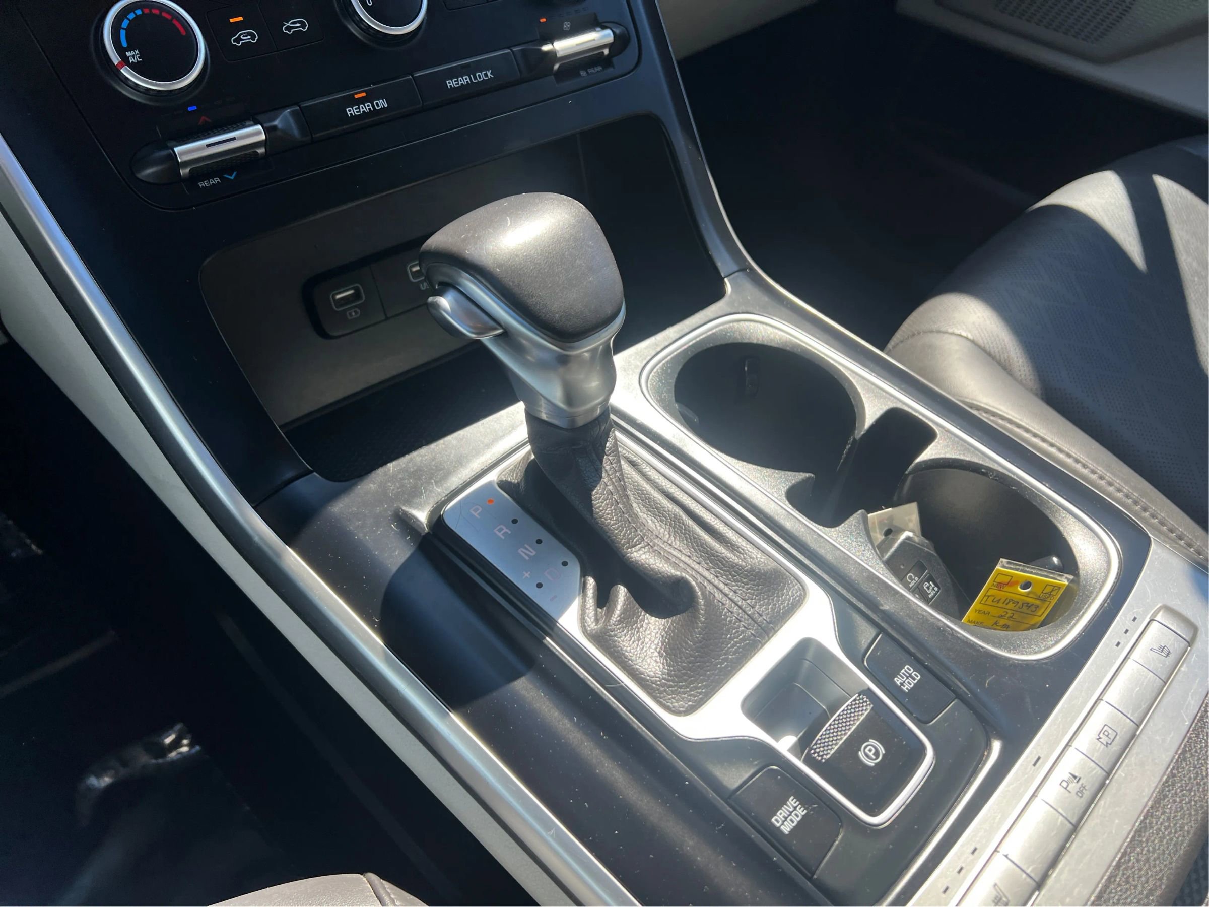 Used 2022 Kia Carnival LX FWD image 34