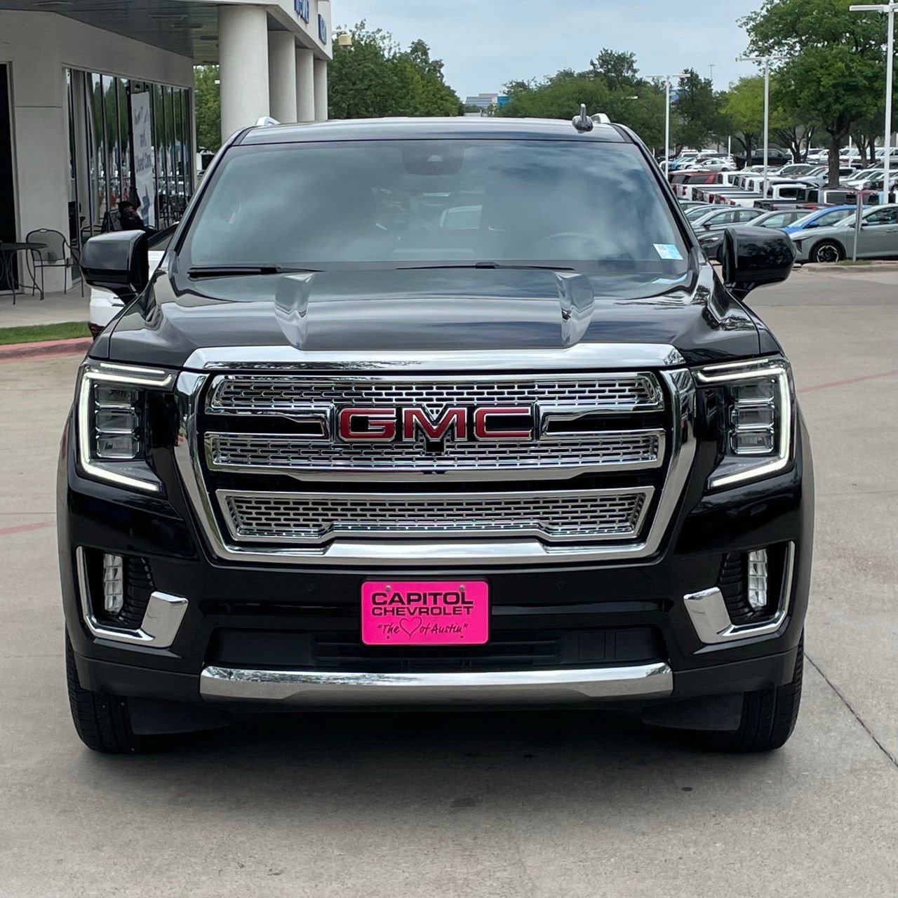 Used 2023 GMC Yukon SLT AWD/4WD image 7