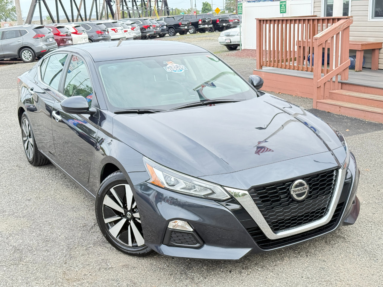 Used 2022 Nissan Altima 2.5 SV image 2