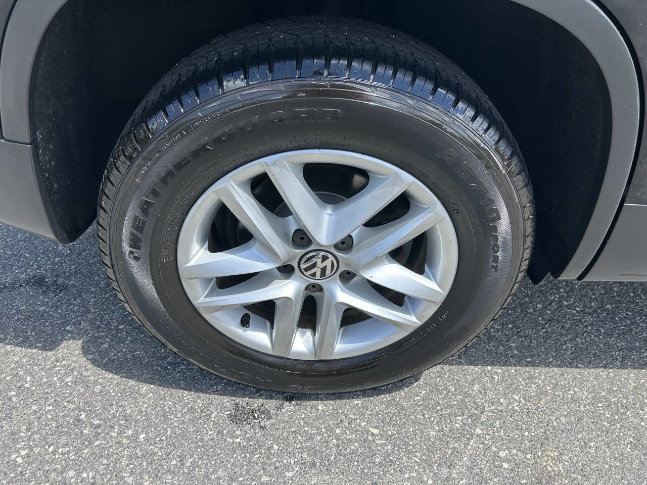 Used 2011 Volkswagen Tiguan S FWD image 17
