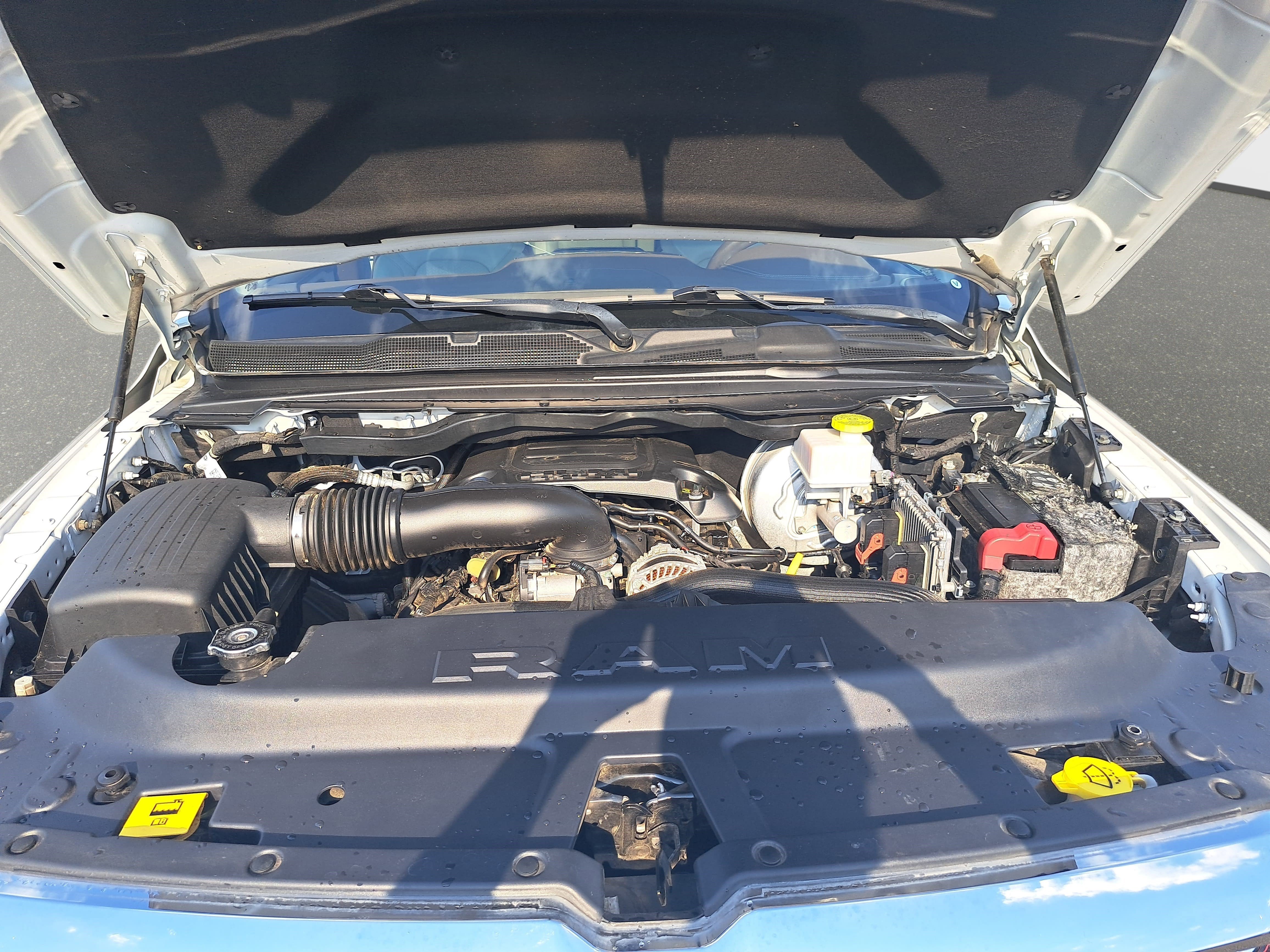 Used 2019 RAM 1500 Laramie AWD/4WD image 28