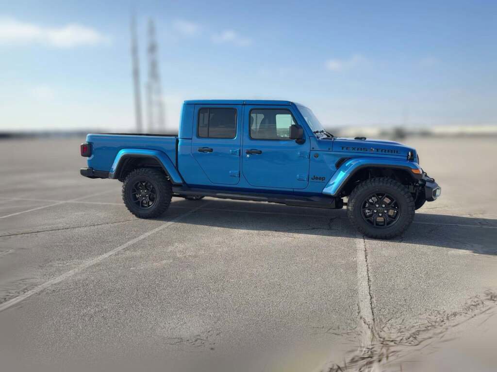 New 2026 Jeep Gladiator Sport image 15