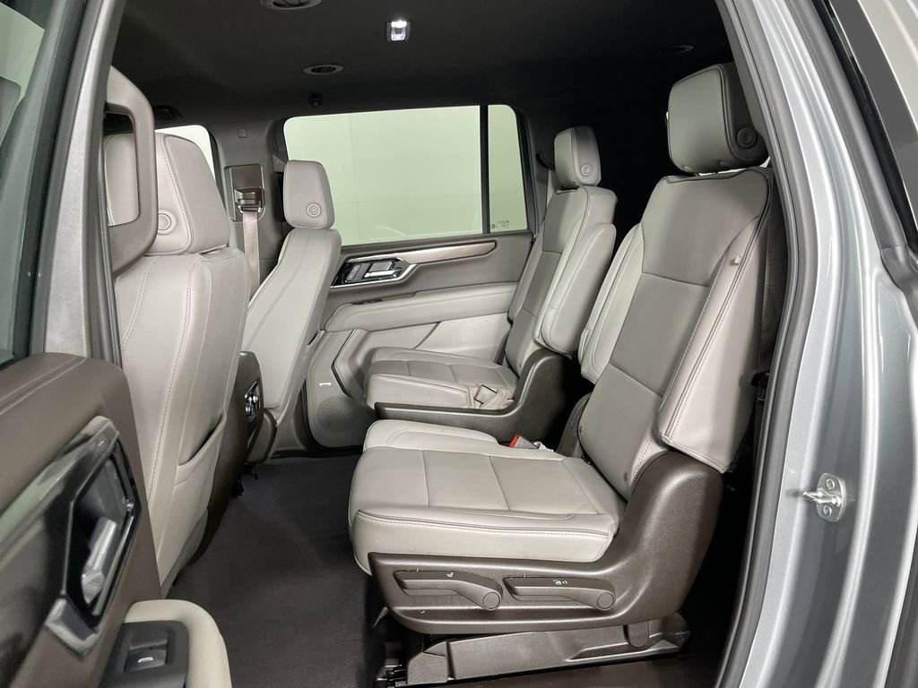 Used 2025 GMC Yukon XL Elevation image 24
