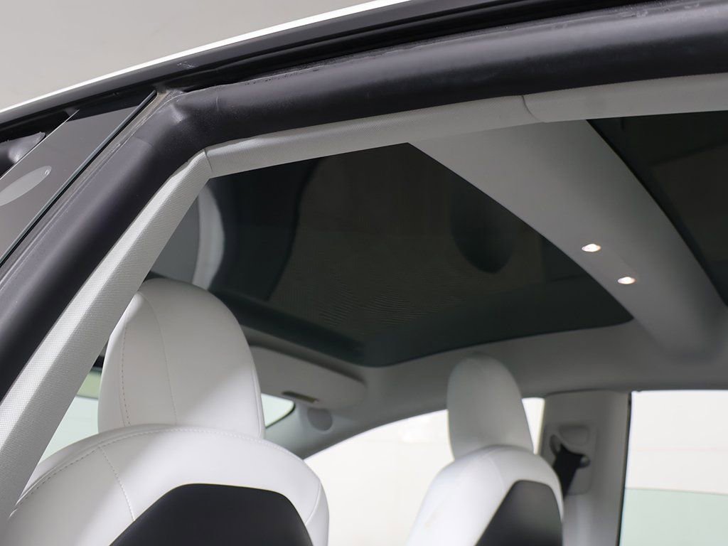 Used 2023 Tesla Model 3 Performance image 18