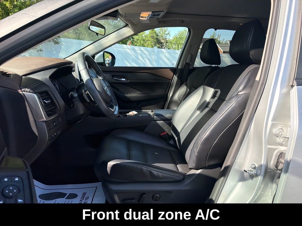 Used 2023 Nissan Rogue SV w/ SV Premium B Package image 11