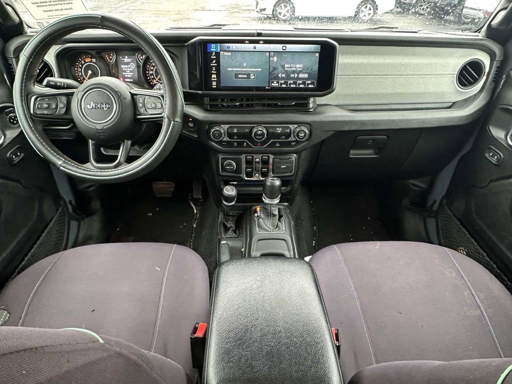 Used 2024 Jeep Wrangler Unlimited Sport AWD/4WD image 12