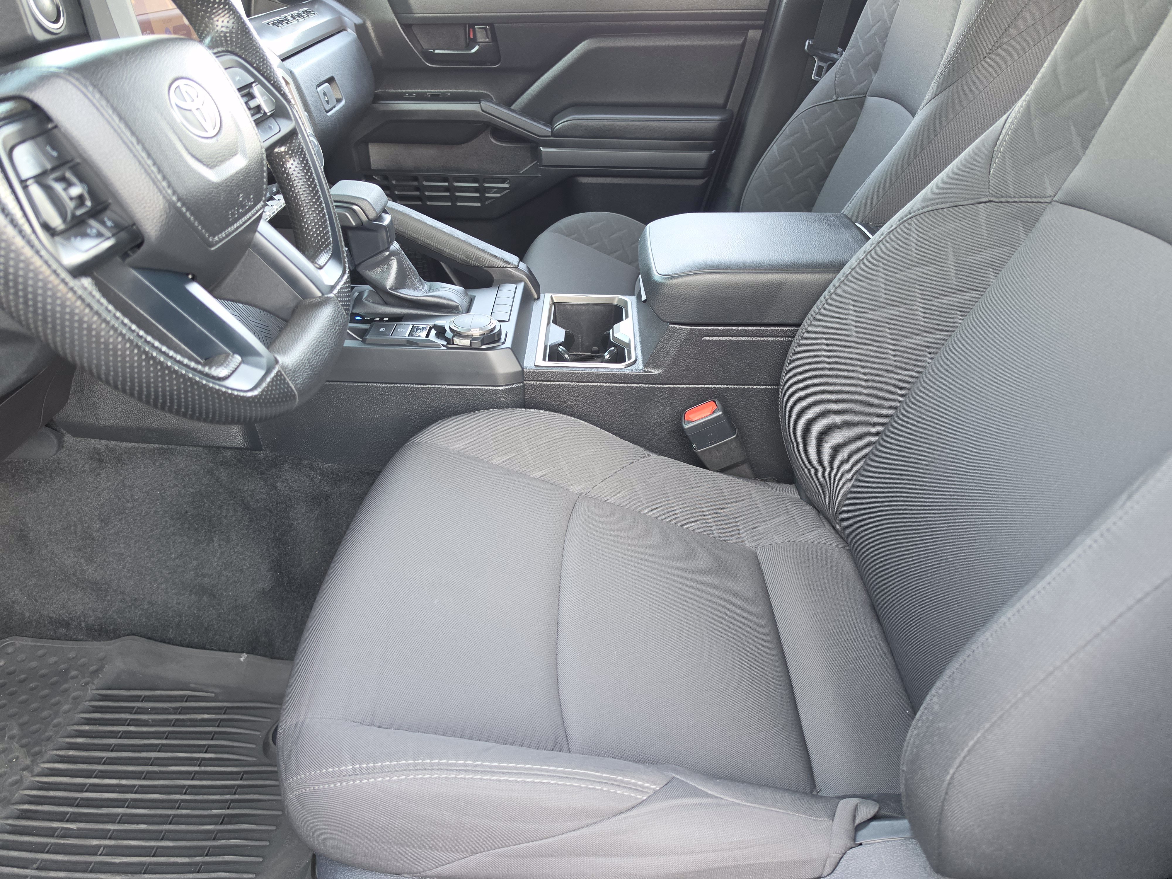 Used 2025 Toyota Tacoma SR5 AWD/4WD image 10