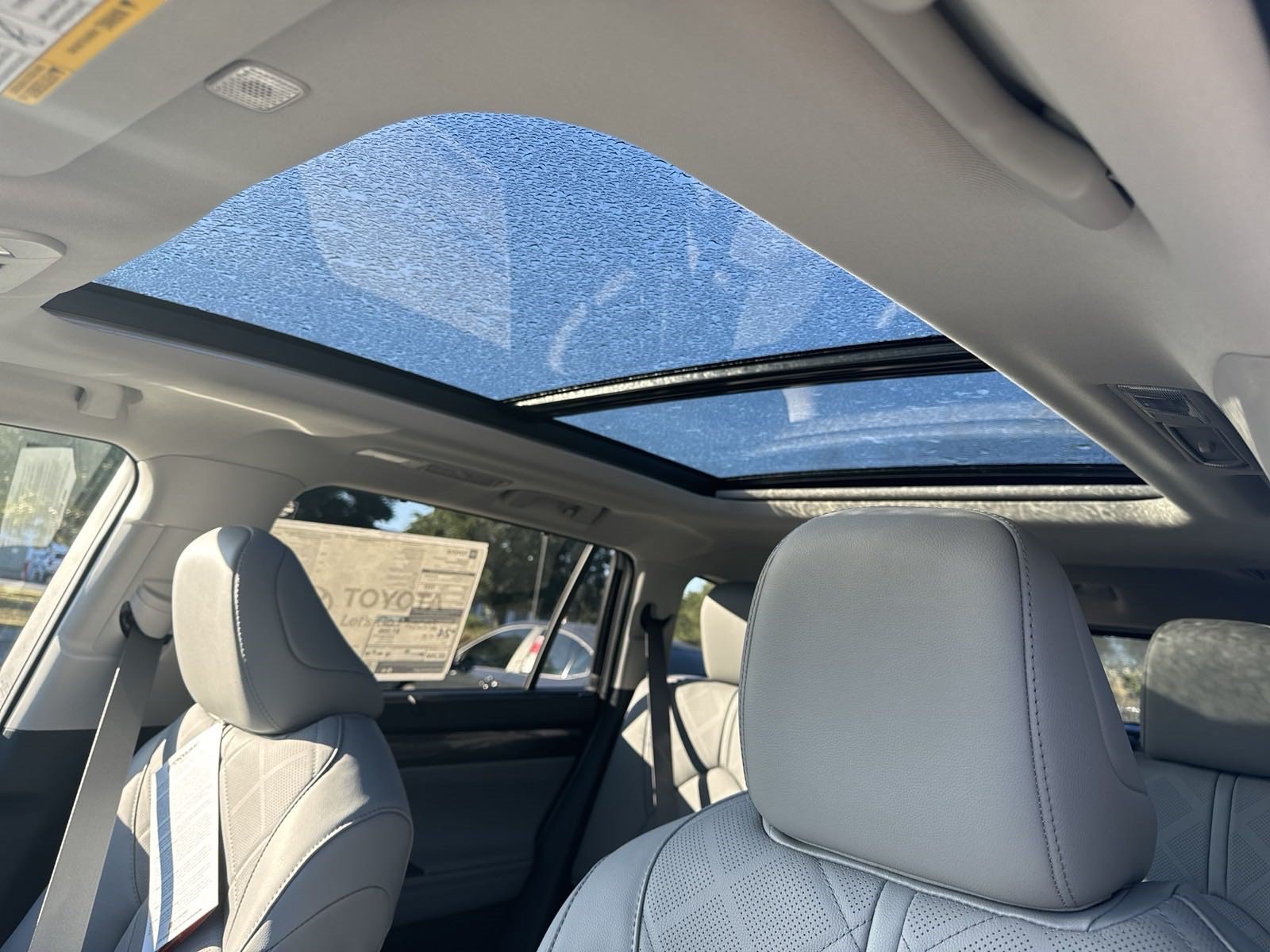 New 2025 Toyota Highlander Platinum AWD/4WD image 18