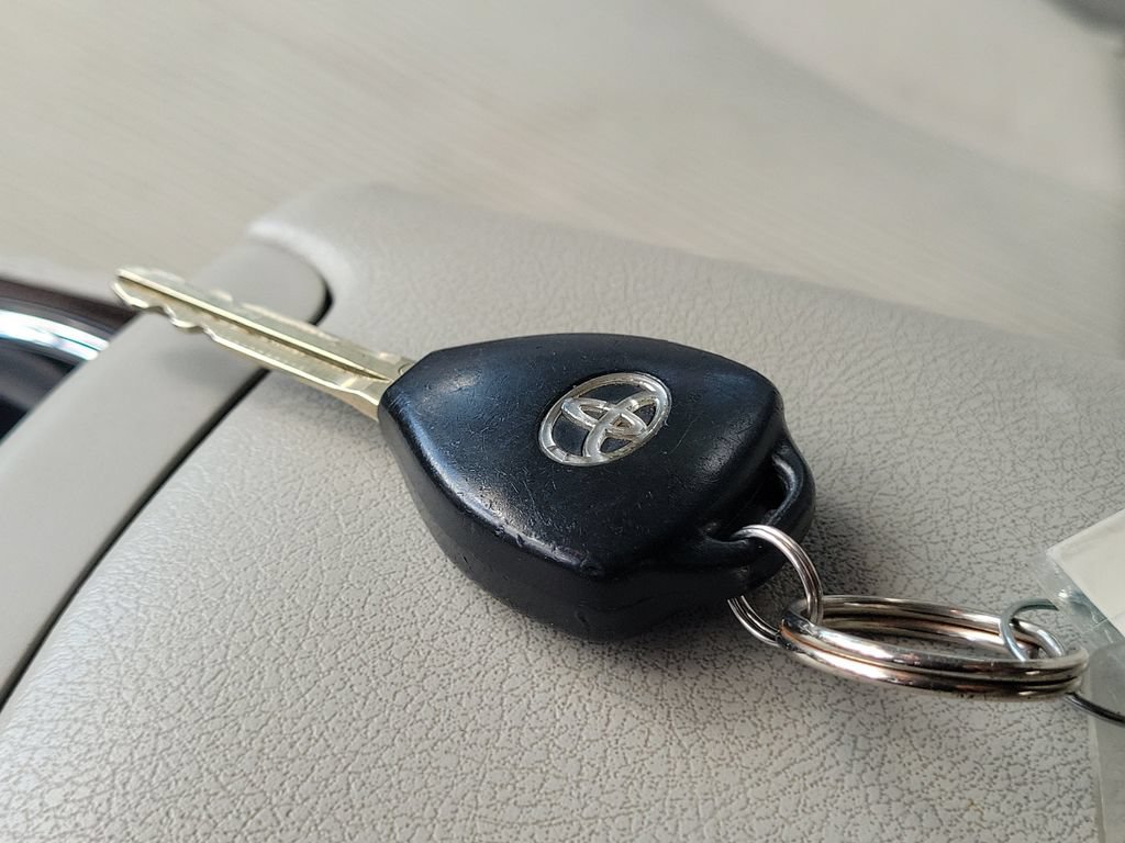Used 2012 Toyota Venza LE w/ Protection Pkg FWD image 30