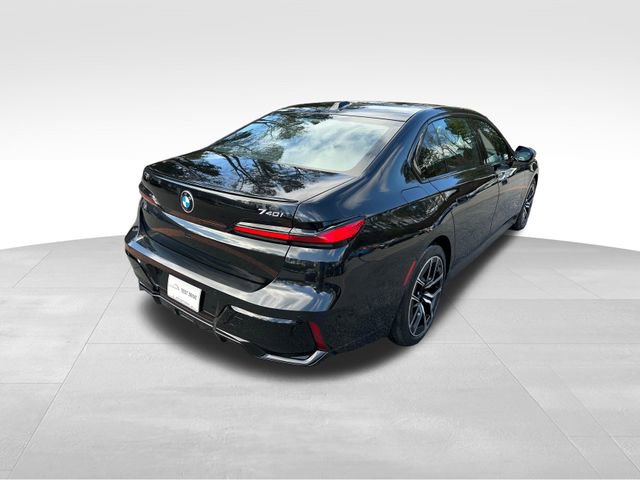 Used 2023 BMW 740i w/ Parking Assistance Package image 5