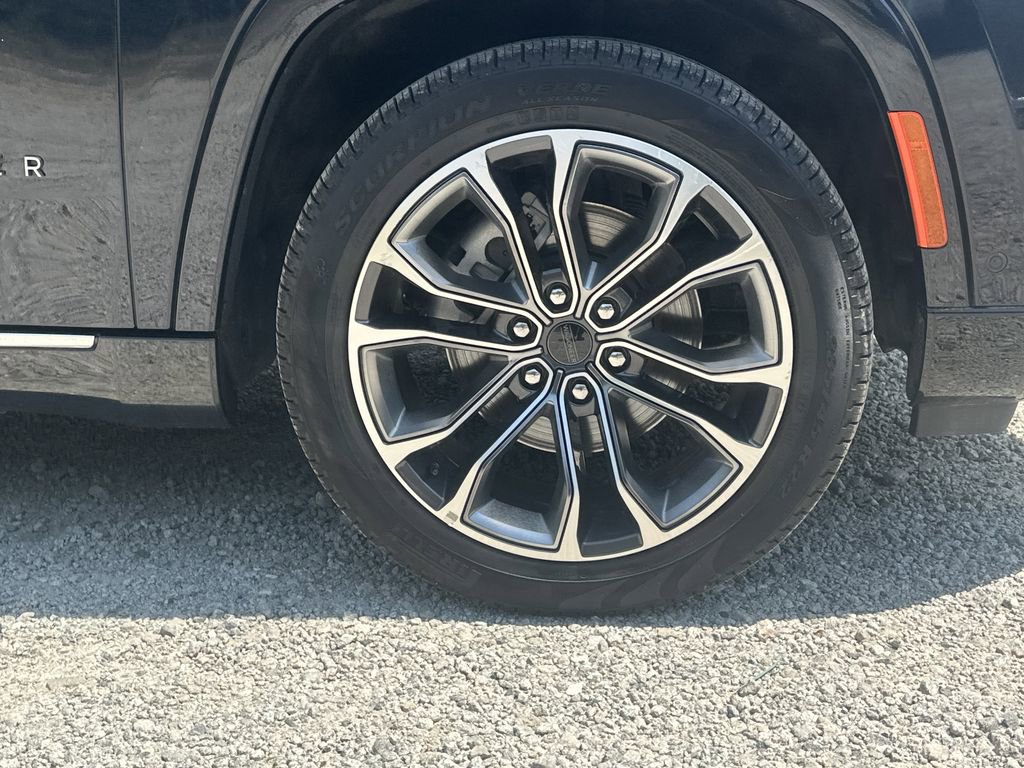 Used 2025 Jeep Grand Wagoneer L Series III w/ Rear Seat Video Group 1 image 13