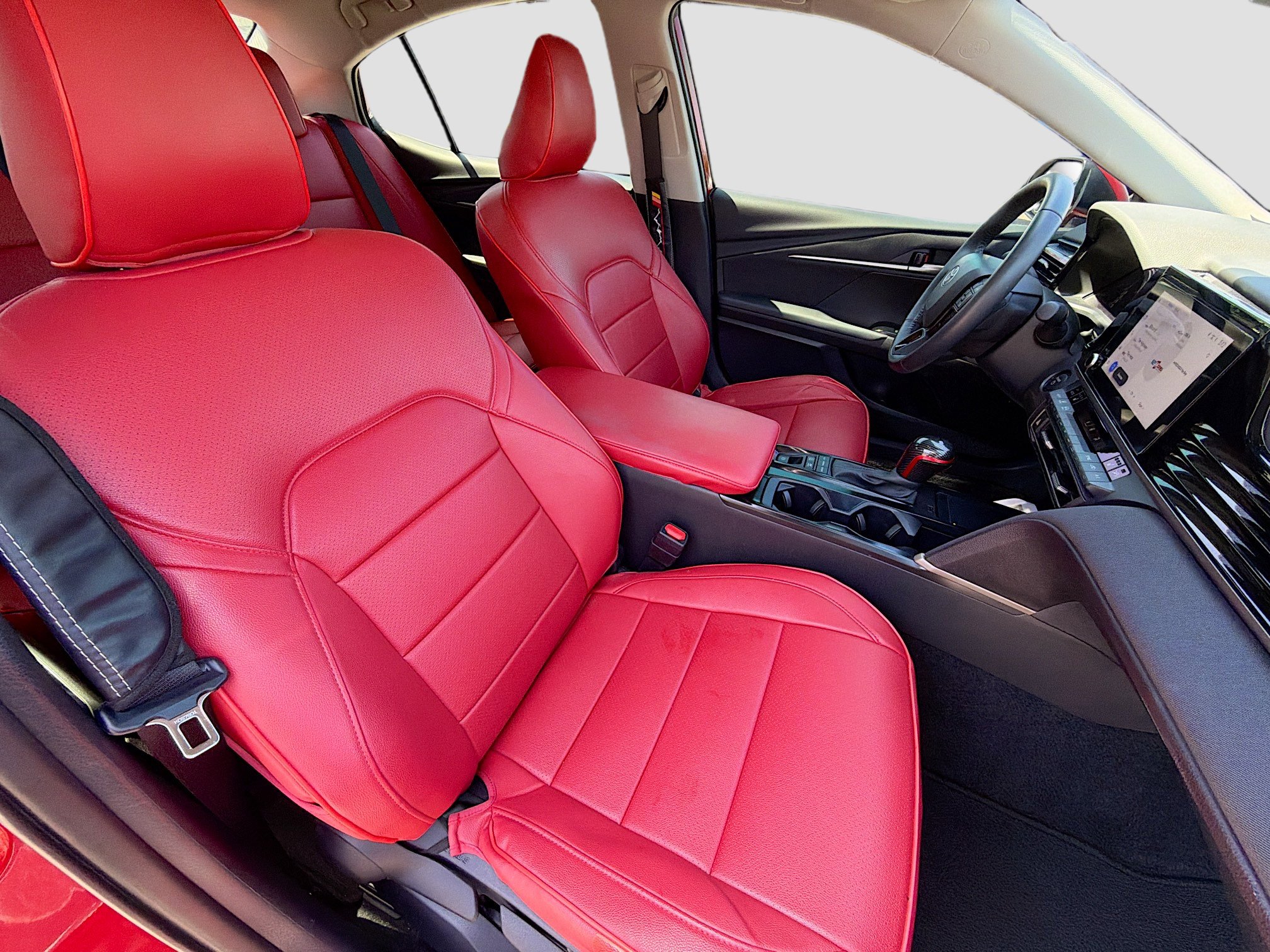 Used 2025 Toyota Camry LE w/ Convenience Package FWD image 14