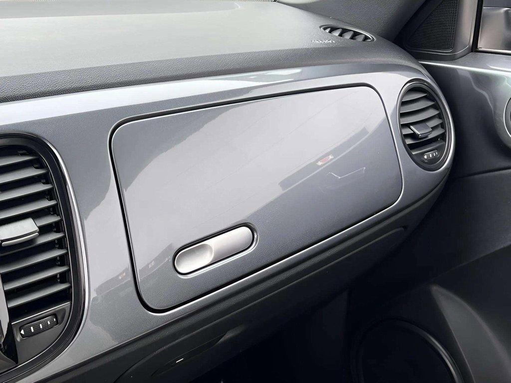 Used 2017 Volkswagen Beetle 1.8T Classic image 26