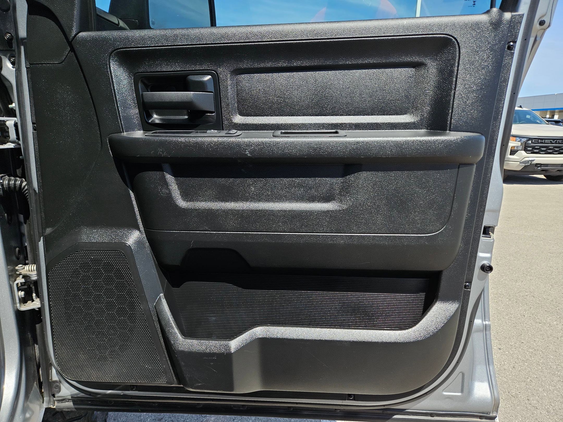 Used 2024 RAM 2500 Tradesman w/ Chrome Appearance Group image 29