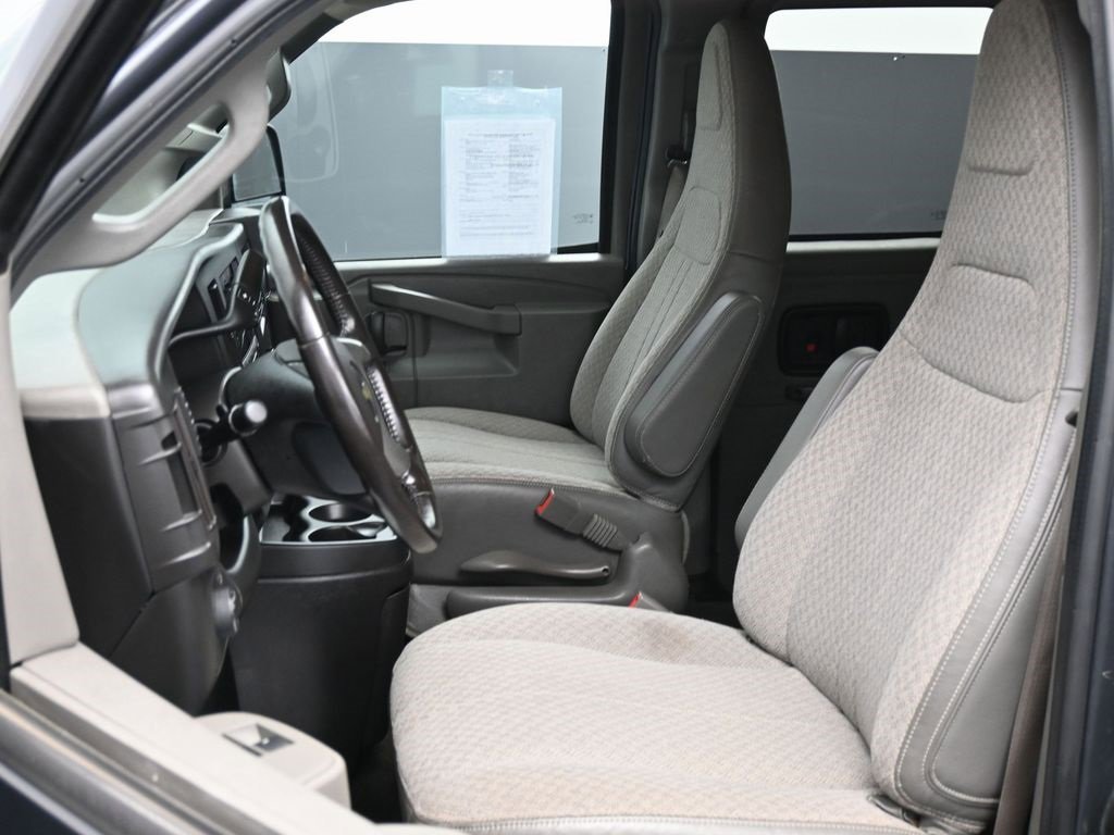 Used 2017 Chevrolet Express 3500 LT w/ LT Preferred Equipment Group image 15