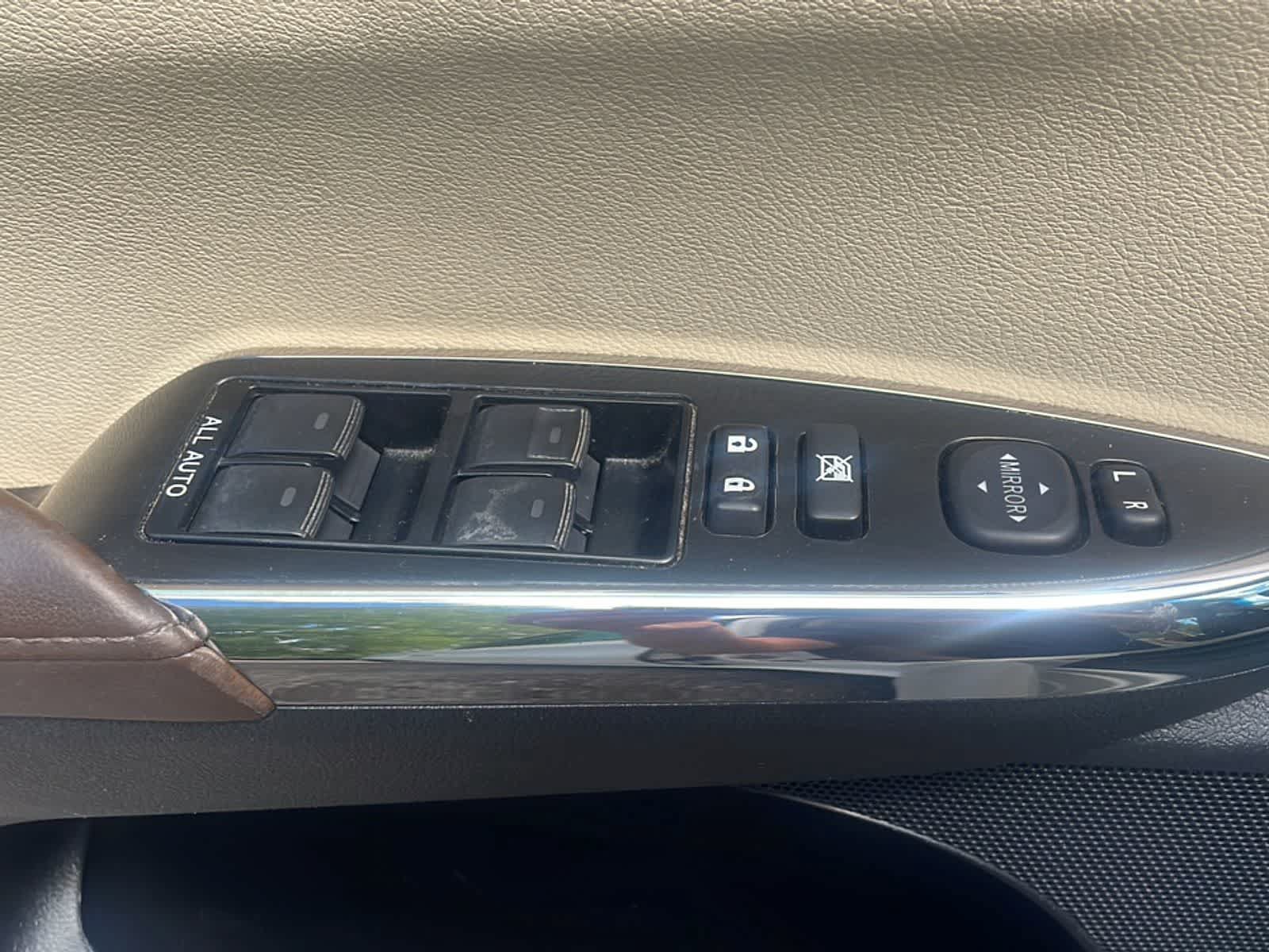 Used 2016 Toyota Avalon XLE FWD image 21