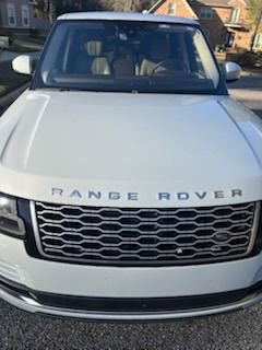 Used 2020 Land Rover Range Rover HSE image 2