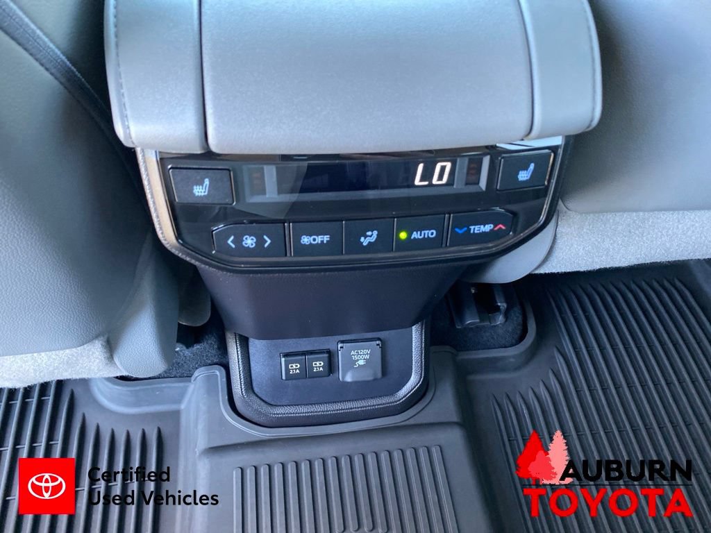 Certified 2021 Toyota Highlander Platinum AWD/4WD image 33