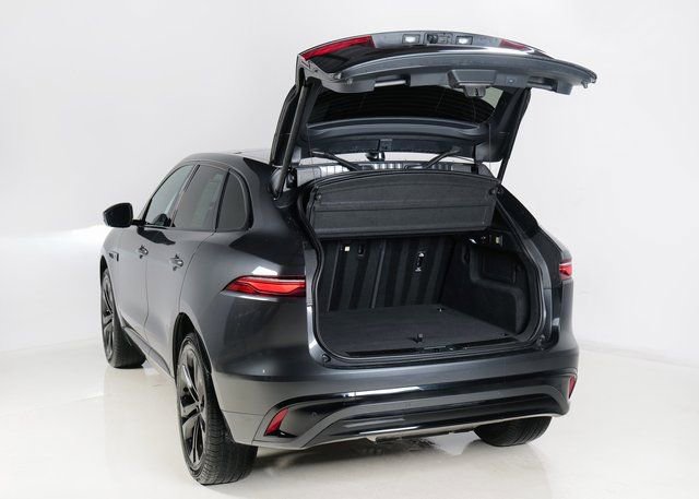Used 2025 Jaguar F-PACE R-Dynamic S image 31
