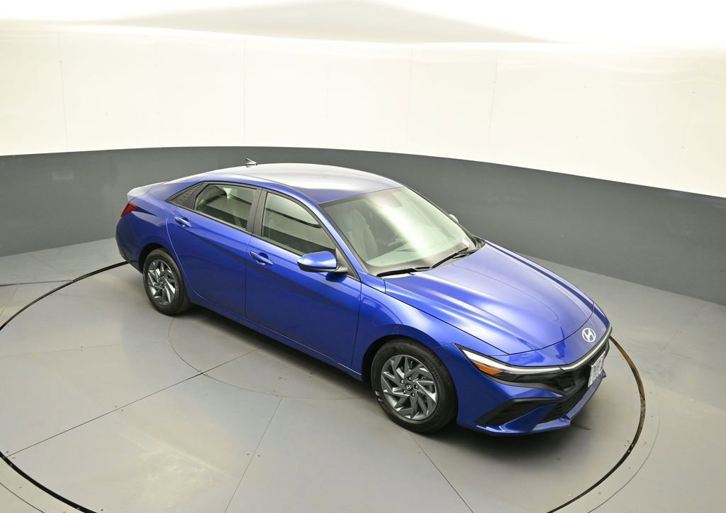 Certified 2024 Hyundai Elantra SEL FWD image 35