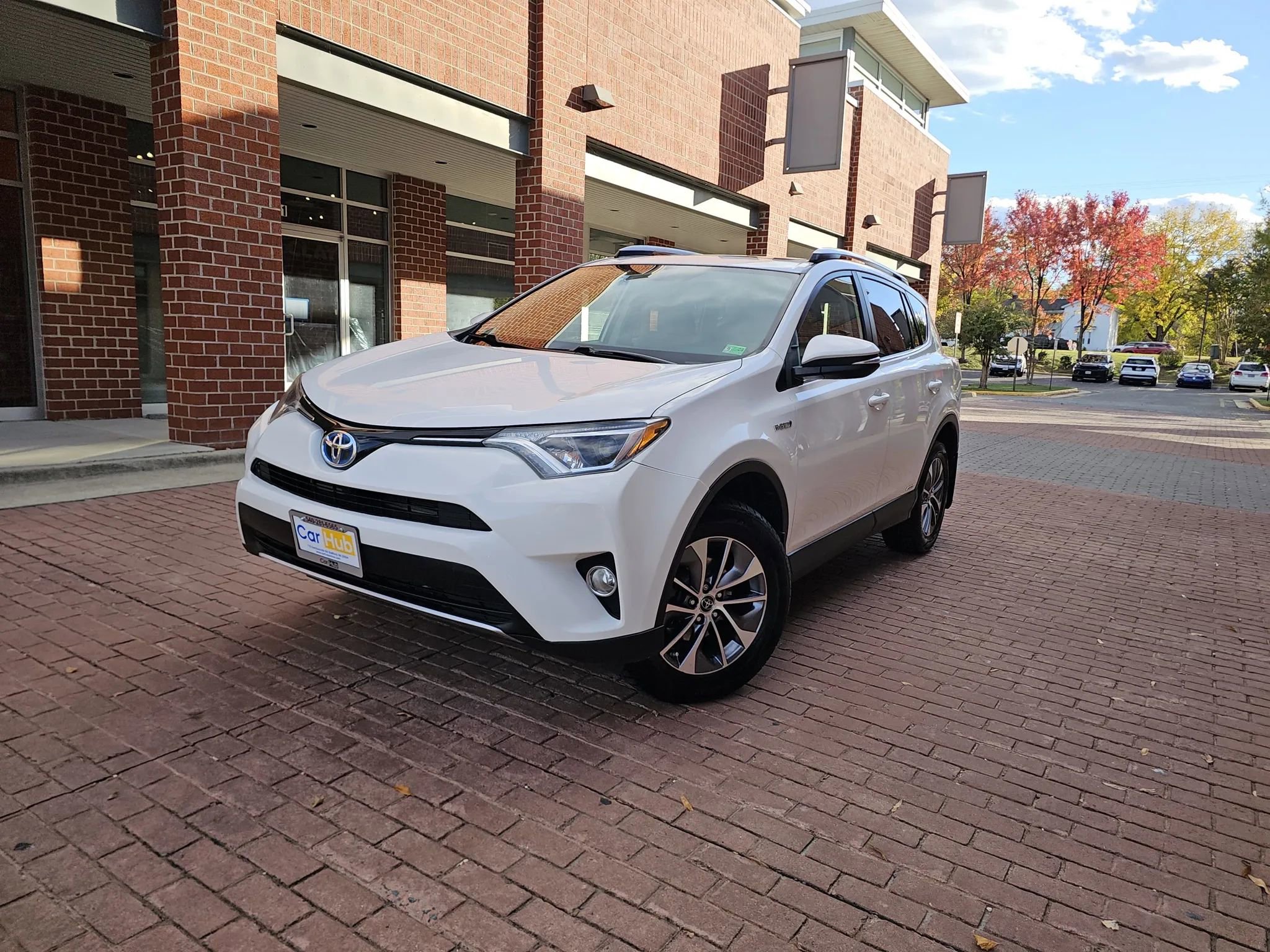 Used 2016 Toyota RAV4 XLE image 3
