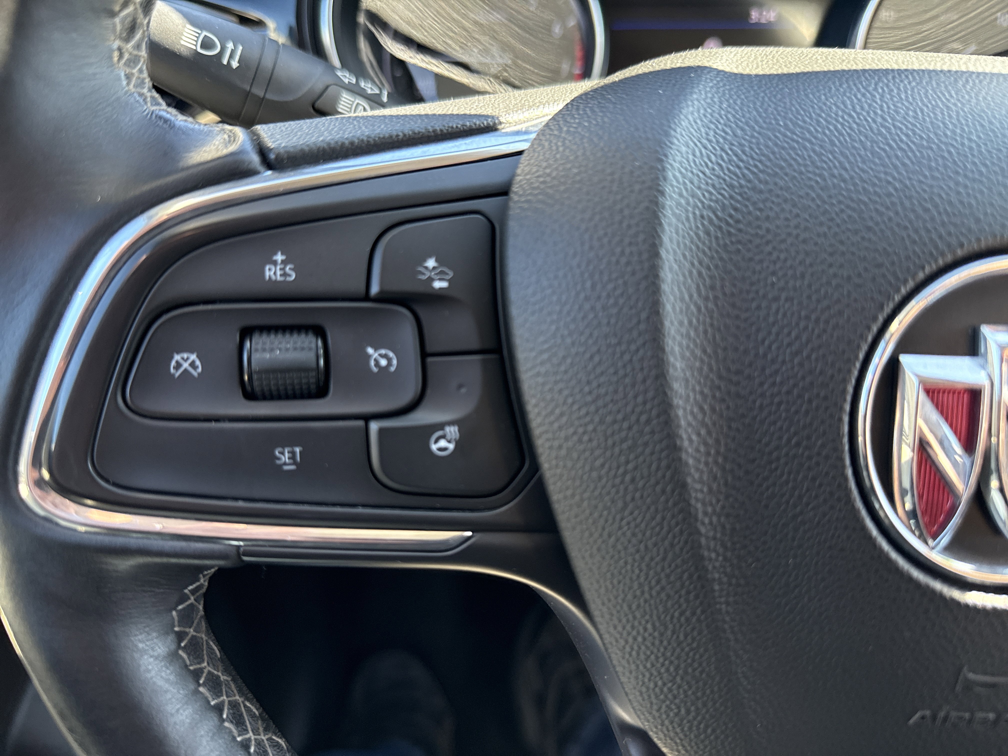 Used 2020 Buick Encore GX Essence image 18