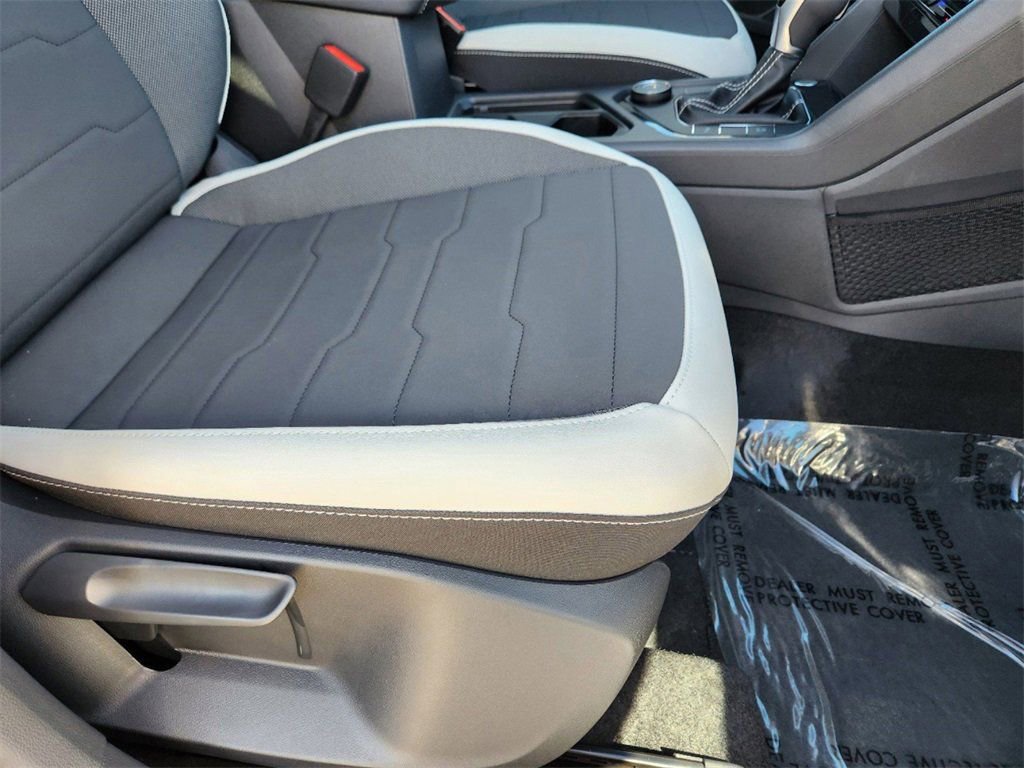 New 2025 Volkswagen Taos SE image 19