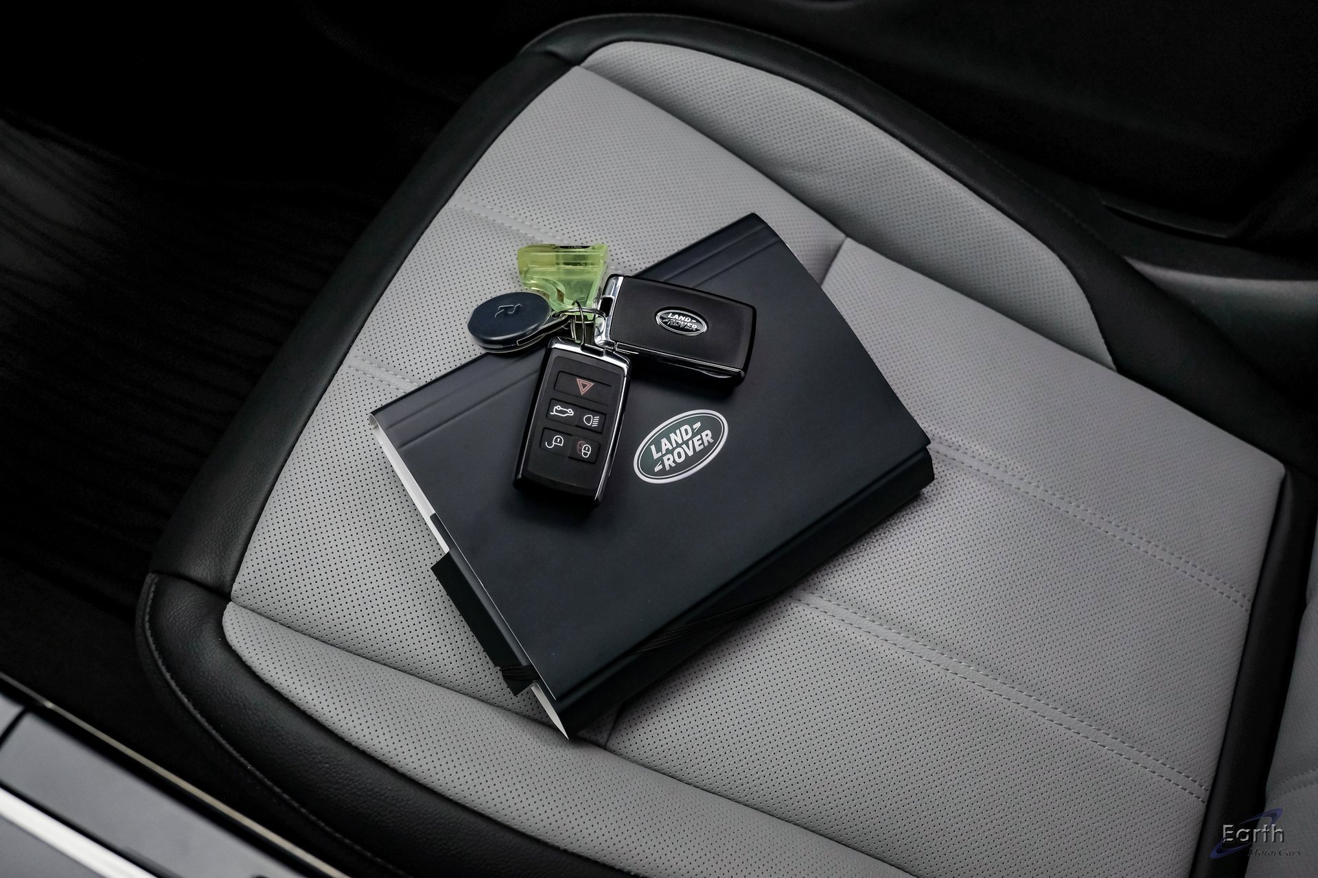 Used 2024 Land Rover Range Rover Evoque Dynamic SE image 95