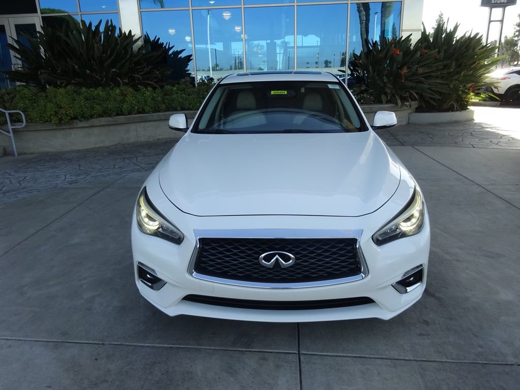Used 2018 INFINITI Q50 Luxe w/ Essential Package (3.0T Luxe) RWD image 2
