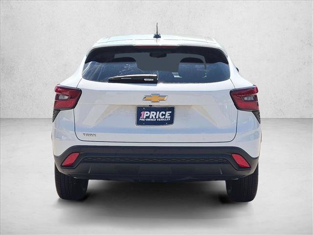 Used 2025 Chevrolet Trax LS w/ Driver Confidence Package FWD image 6