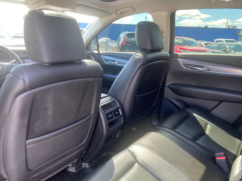 Used 2017 Cadillac XT5 Luxury image 16