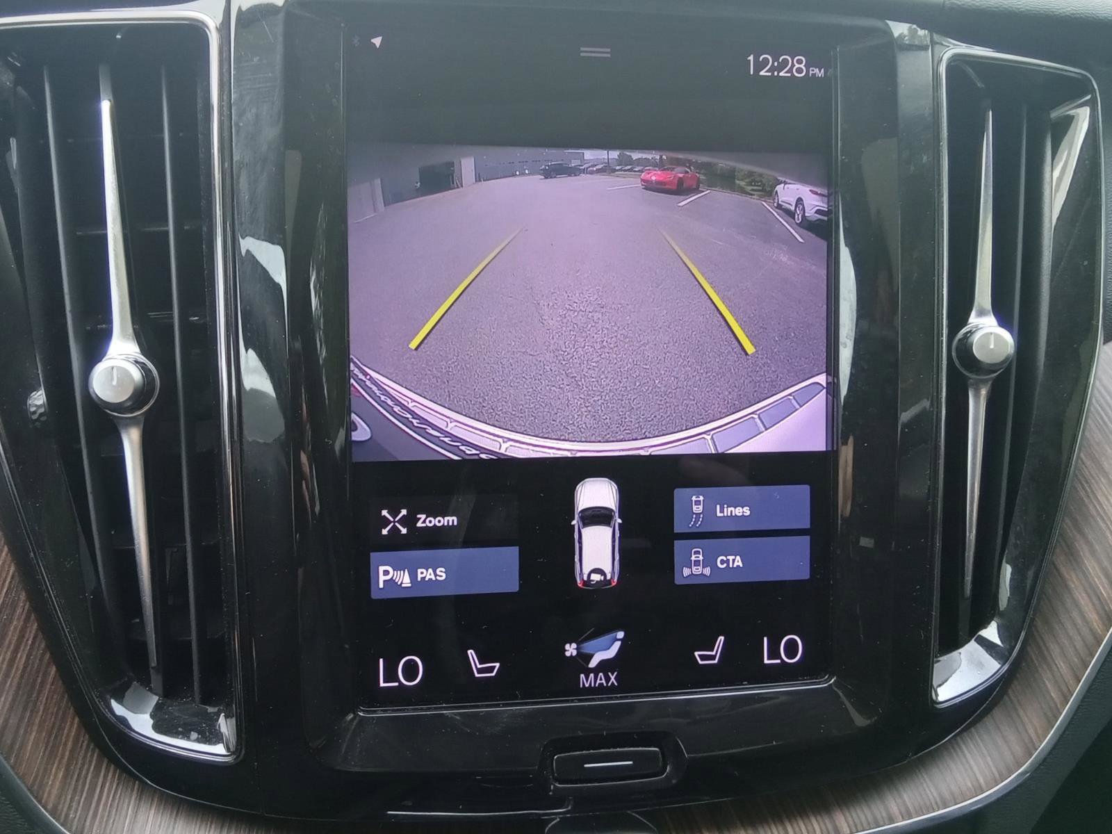 Used 2021 Volvo XC60 T5 Momentum w/ Protection Package Premier image 29