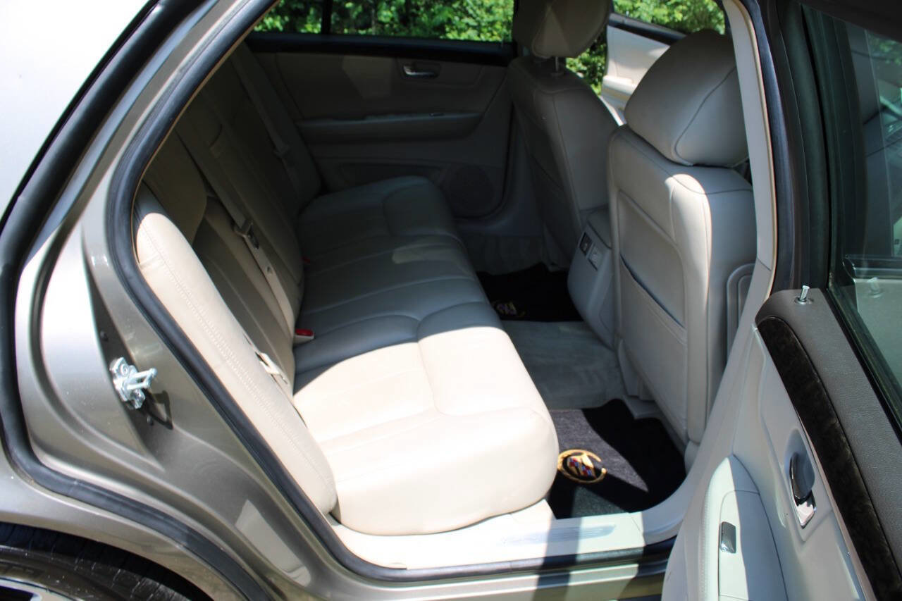 Used 2011 Cadillac DTS image 29