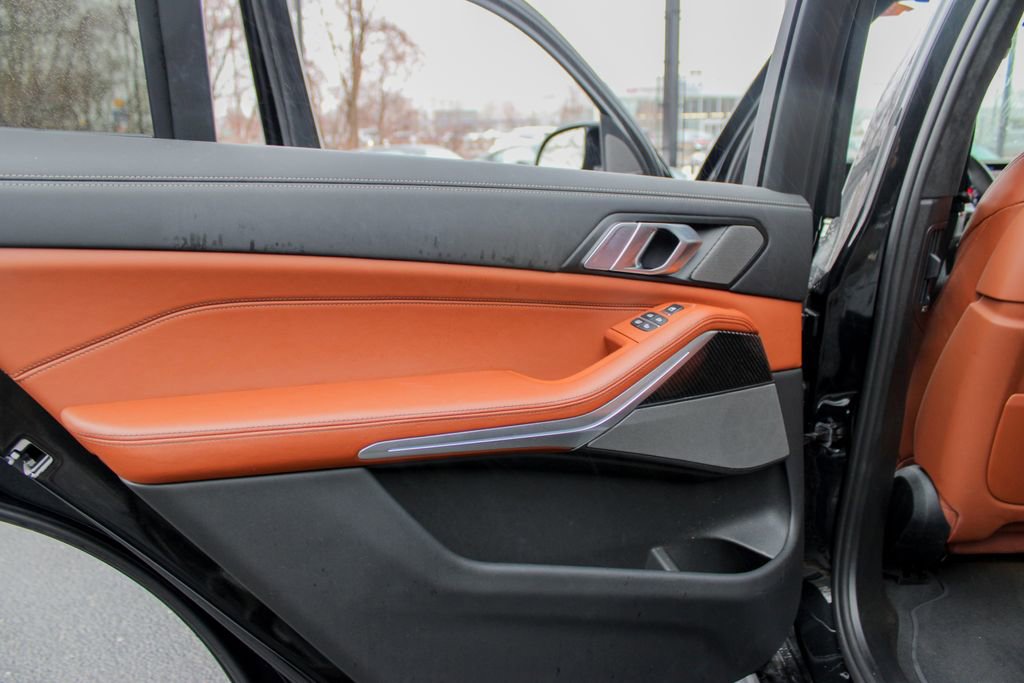 Used 2026 BMW X7 M60i image 11