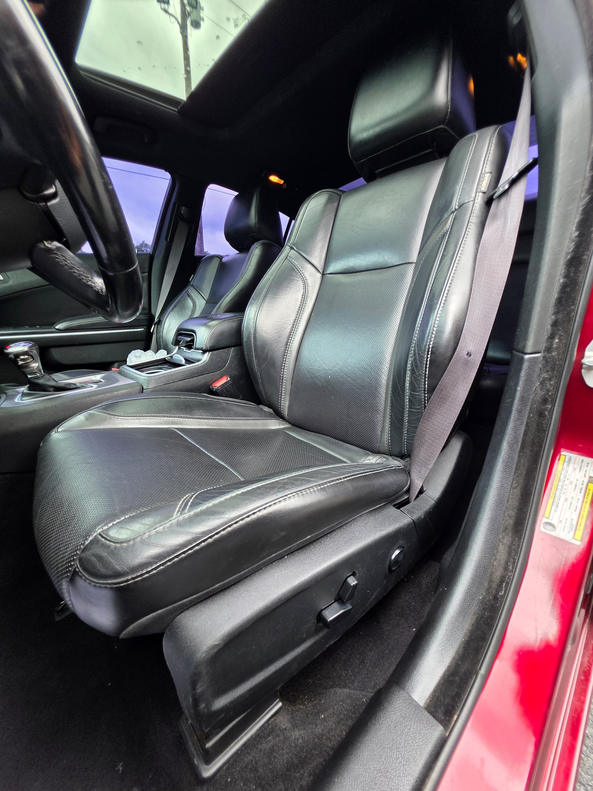 Used 2019 Dodge Charger SXT w/ Leather Interior Group RWD image 17
