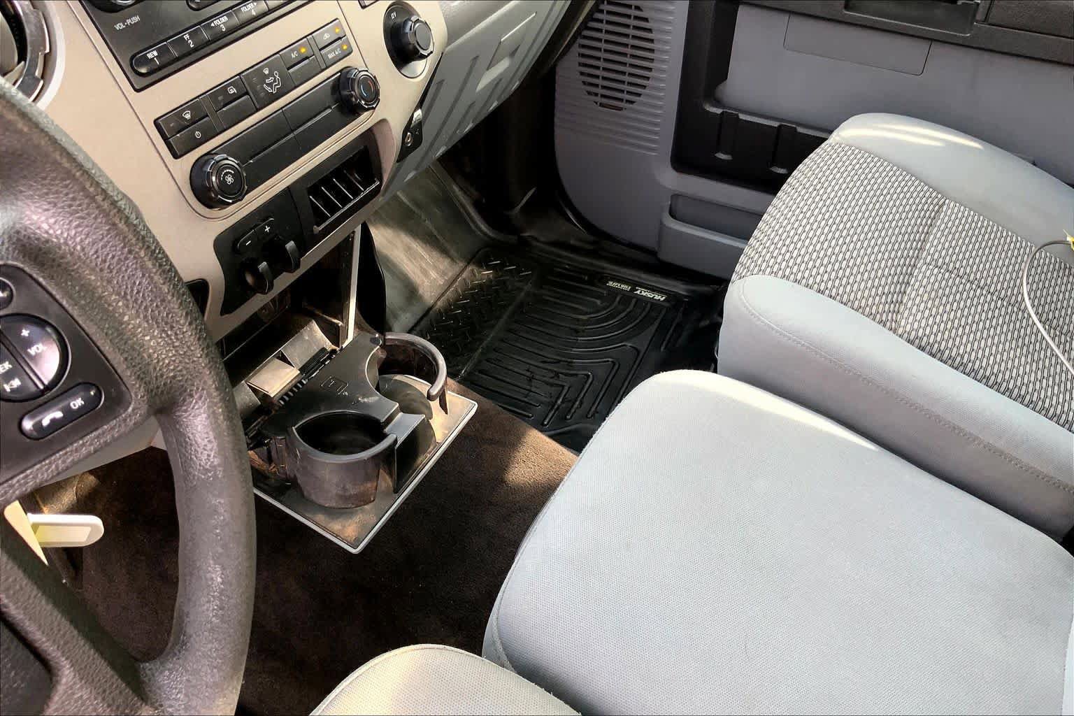 Used 2016 Ford F250 XLT w/ Camper Package image 17