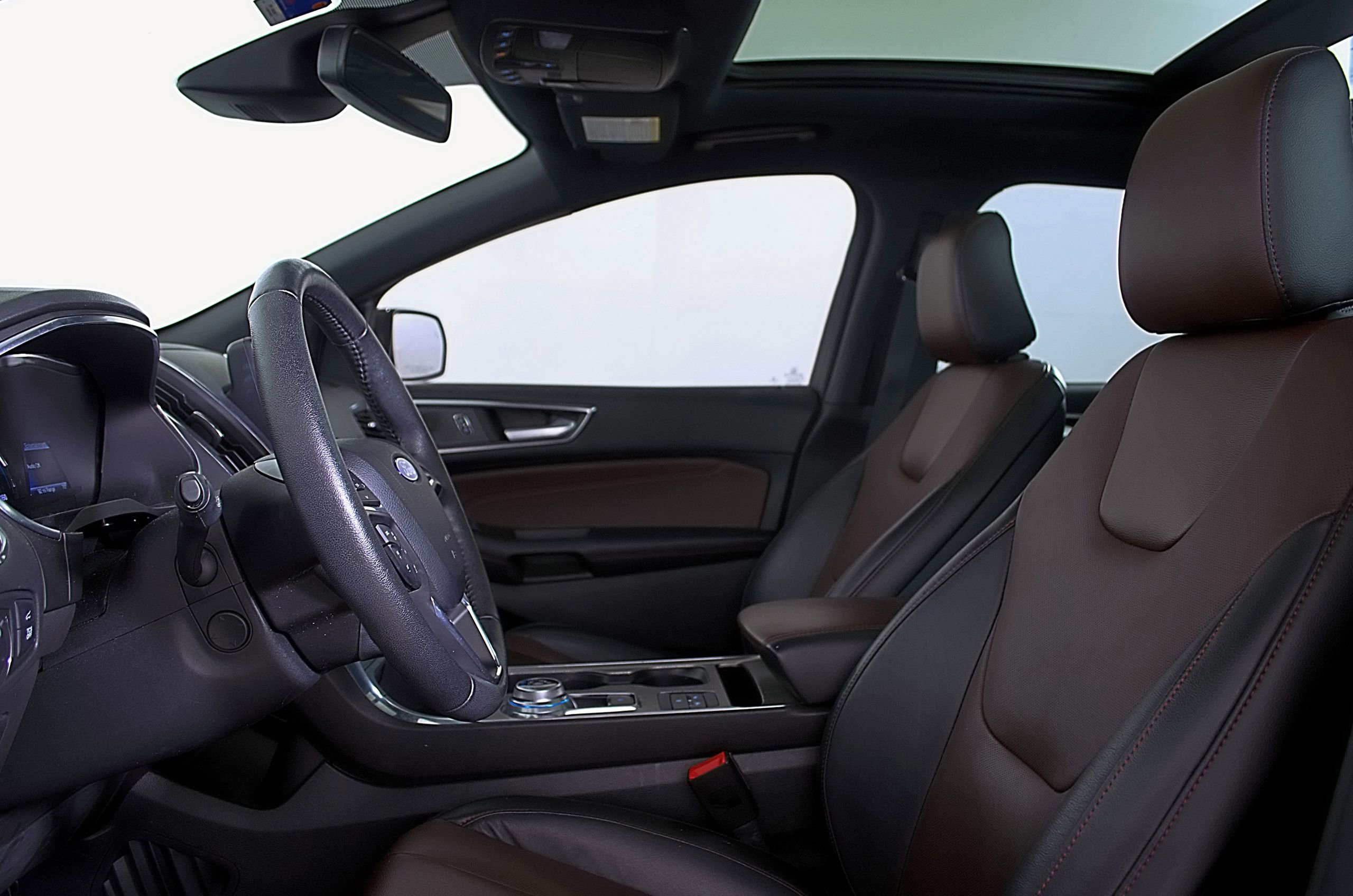 Used 2021 Ford Edge Titanium w/ Equipment Group 301A image 22