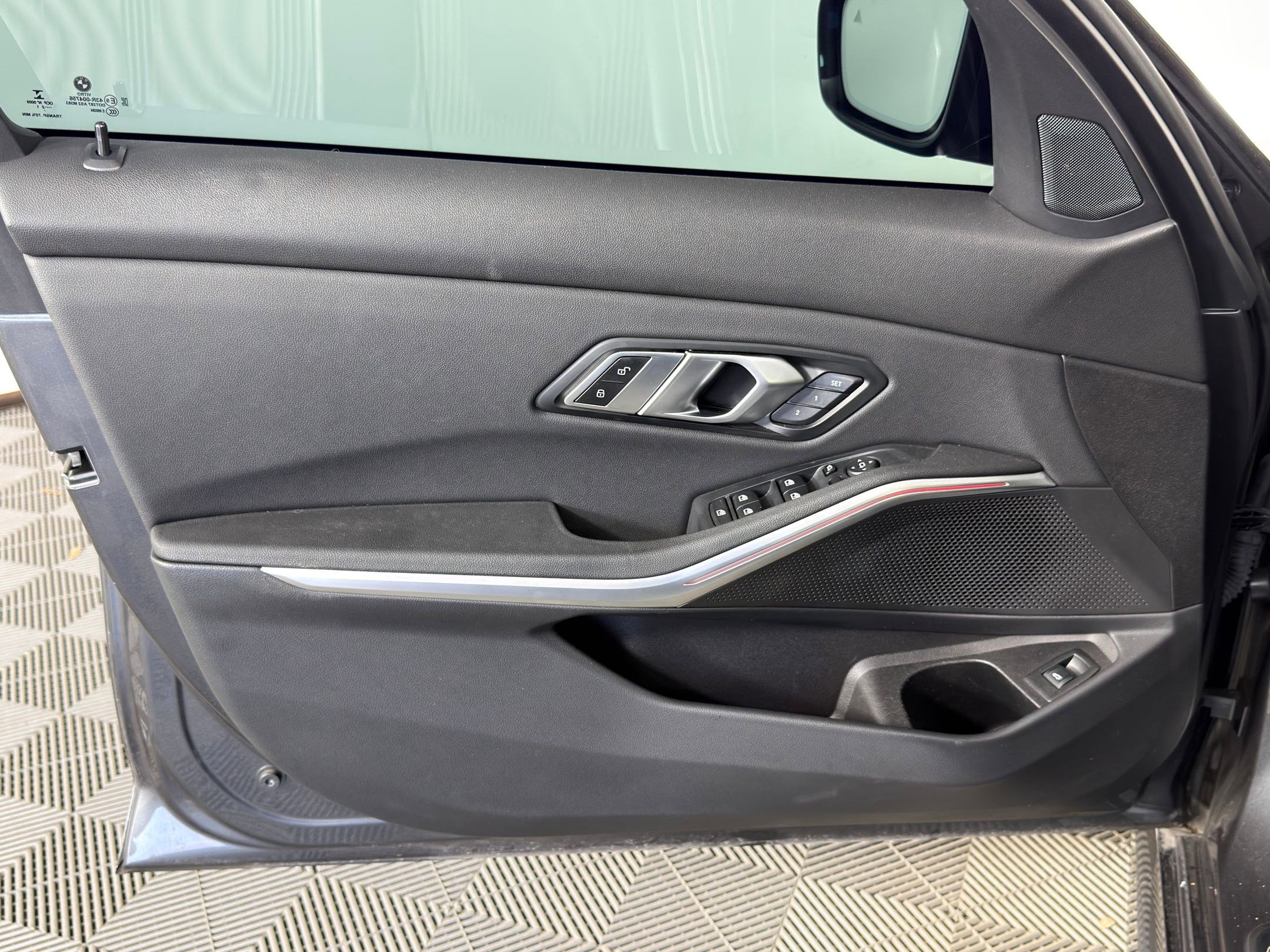 Used 2021 BMW 330i Sedan w/ M Sport Package image 10