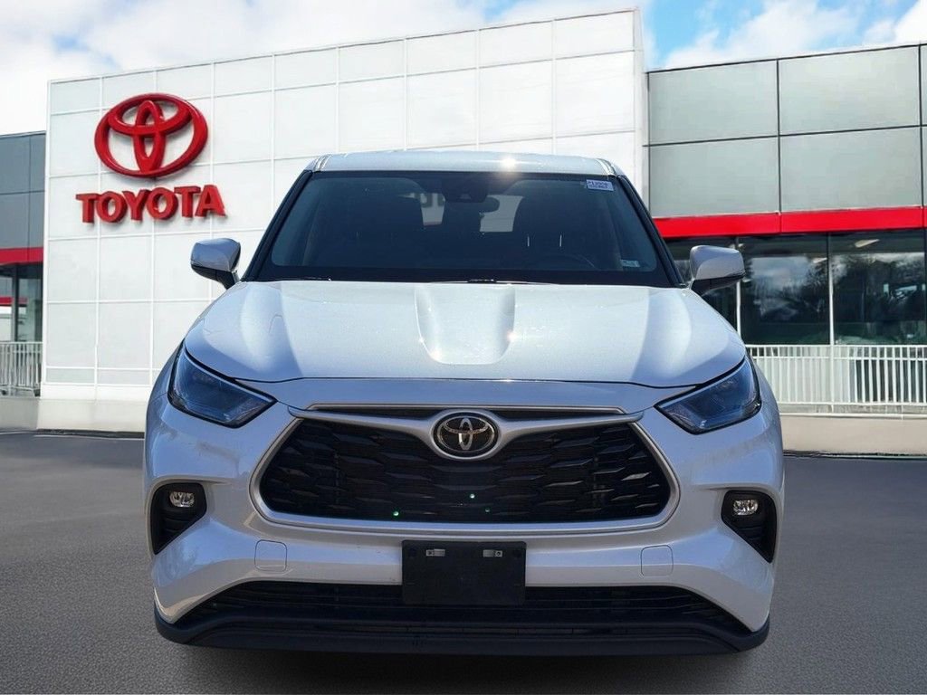 Used 2023 Toyota Highlander LE image 10