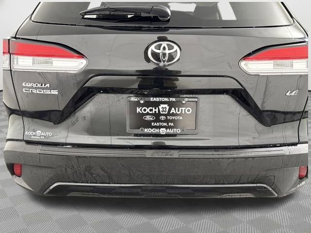 Used 2024 Toyota Corolla Cross LE image 20