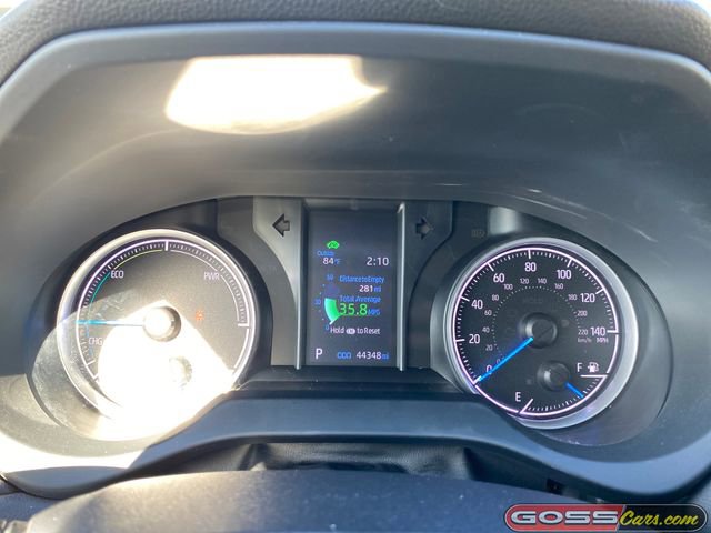 Used 2022 Toyota Venza LE image 19