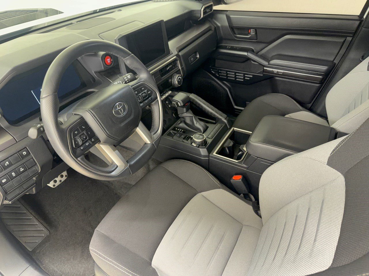 Used 2025 Toyota 4Runner TRD Sport AWD/4WD image 4