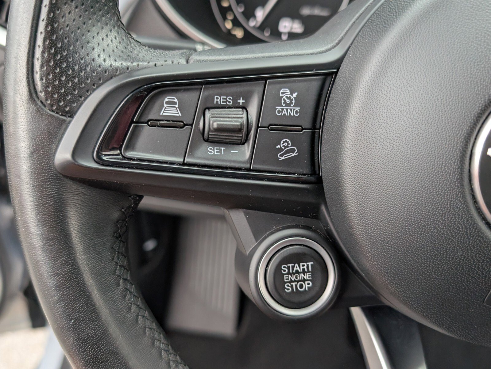 Used 2022 Alfa Romeo Stelvio Sprint image 35