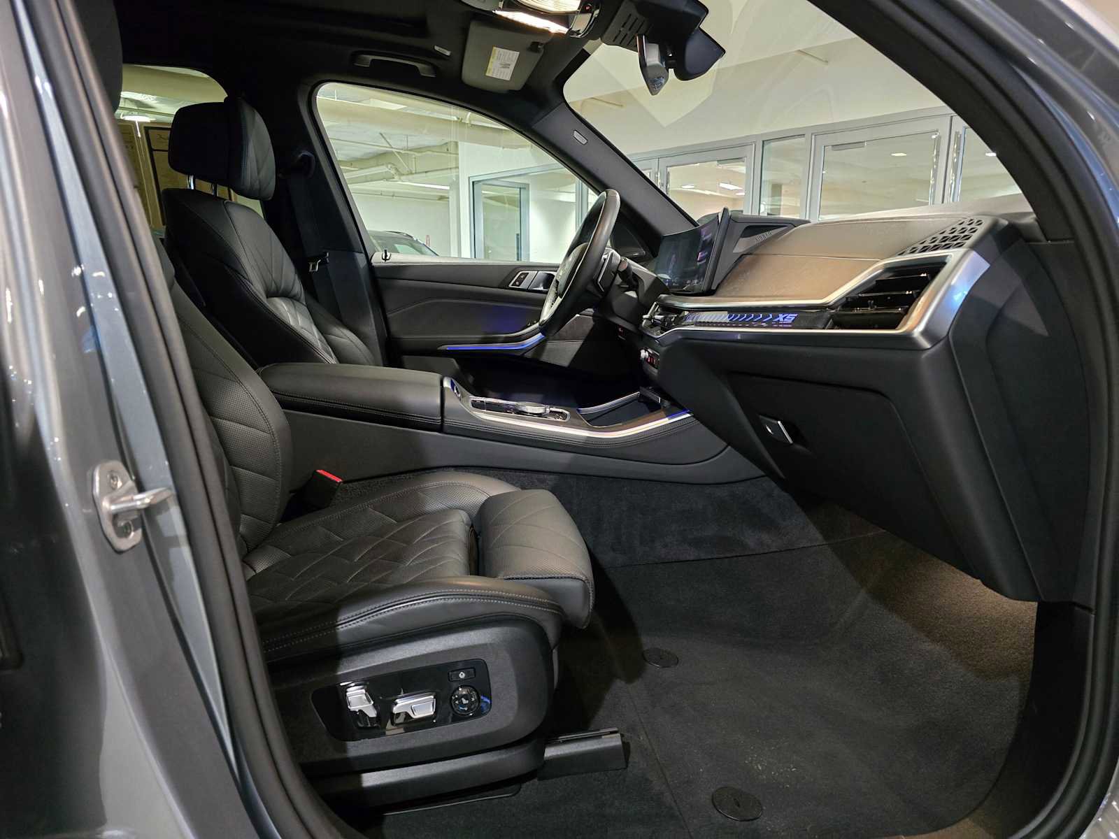 Used 2024 BMW X5 xDrive40i w/ Premium Package image 10