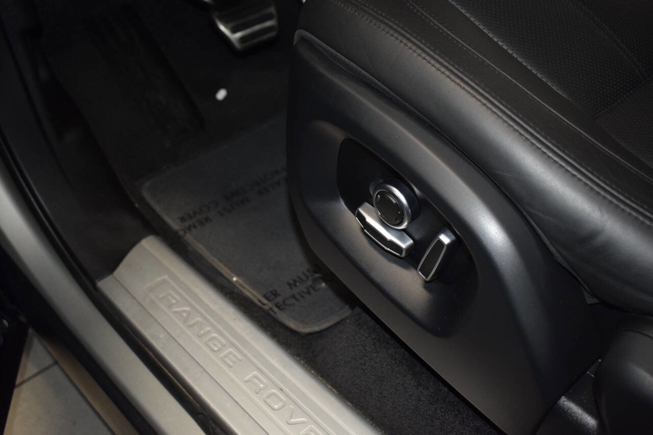 Used 2017 Land Rover Range Rover Supercharged image 31