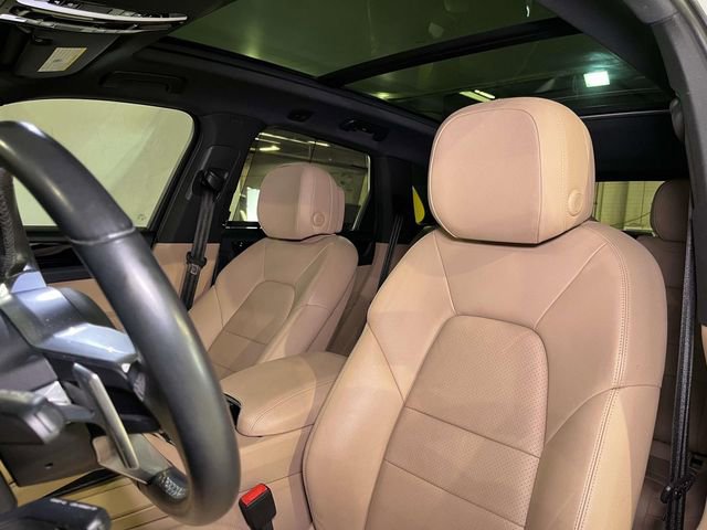 Used 2023 Porsche Cayenne AWD/4WD image 16