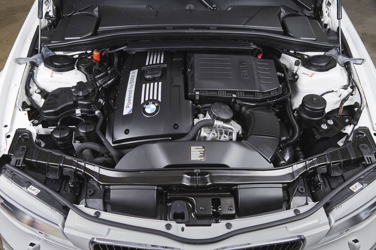 Used 2011 BMW 1 Series M image 82