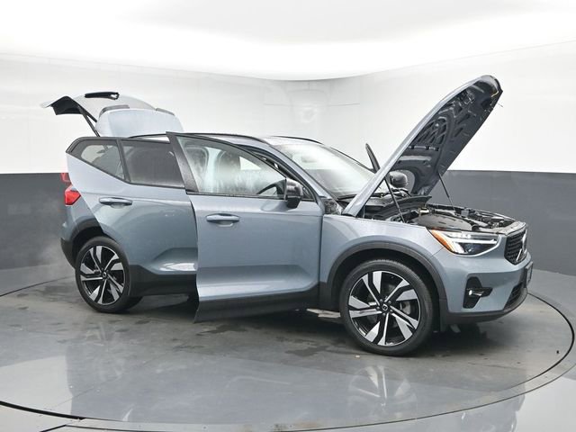 Used 2023 Volvo XC40 B5 Plus w/ Protection Package Premier image 50