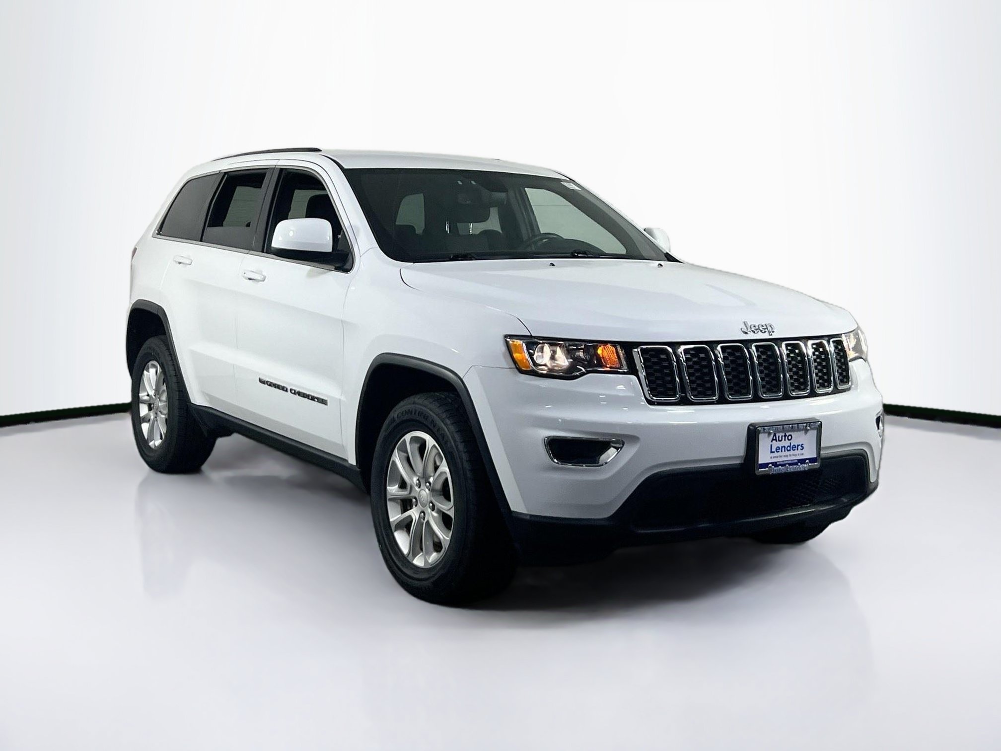 Used 2022 Jeep Grand Cherokee Laredo E AWD/4WD image 3