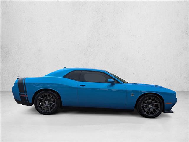 Used 2016 Dodge Challenger R/T Scat Pack w/ Leather Interior Group RWD image 4